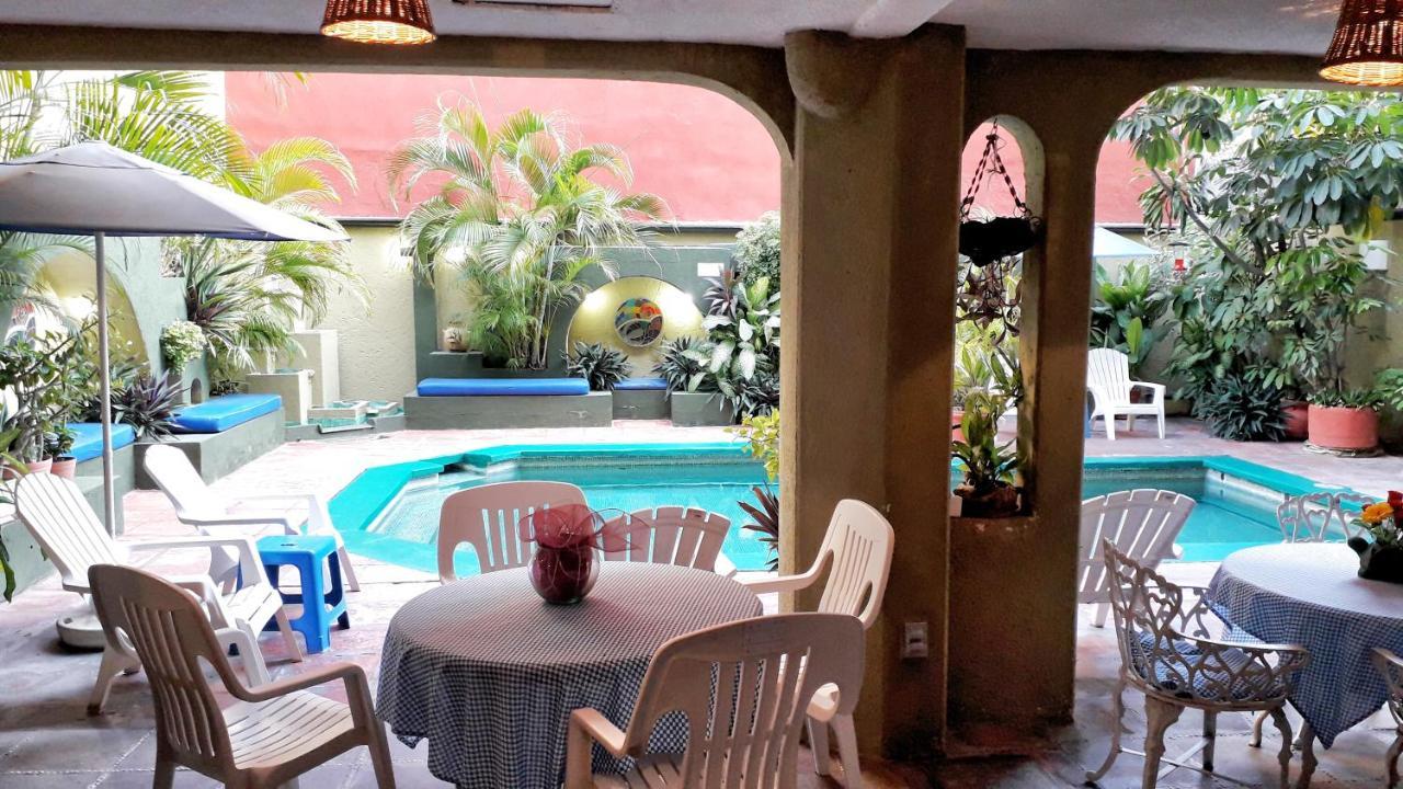 Solimar Inn Suites Zihuatanejo Exteriör bild