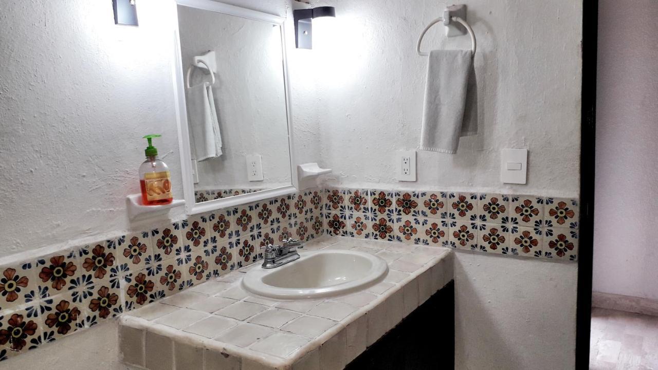 Solimar Inn Suites Zihuatanejo Exteriör bild