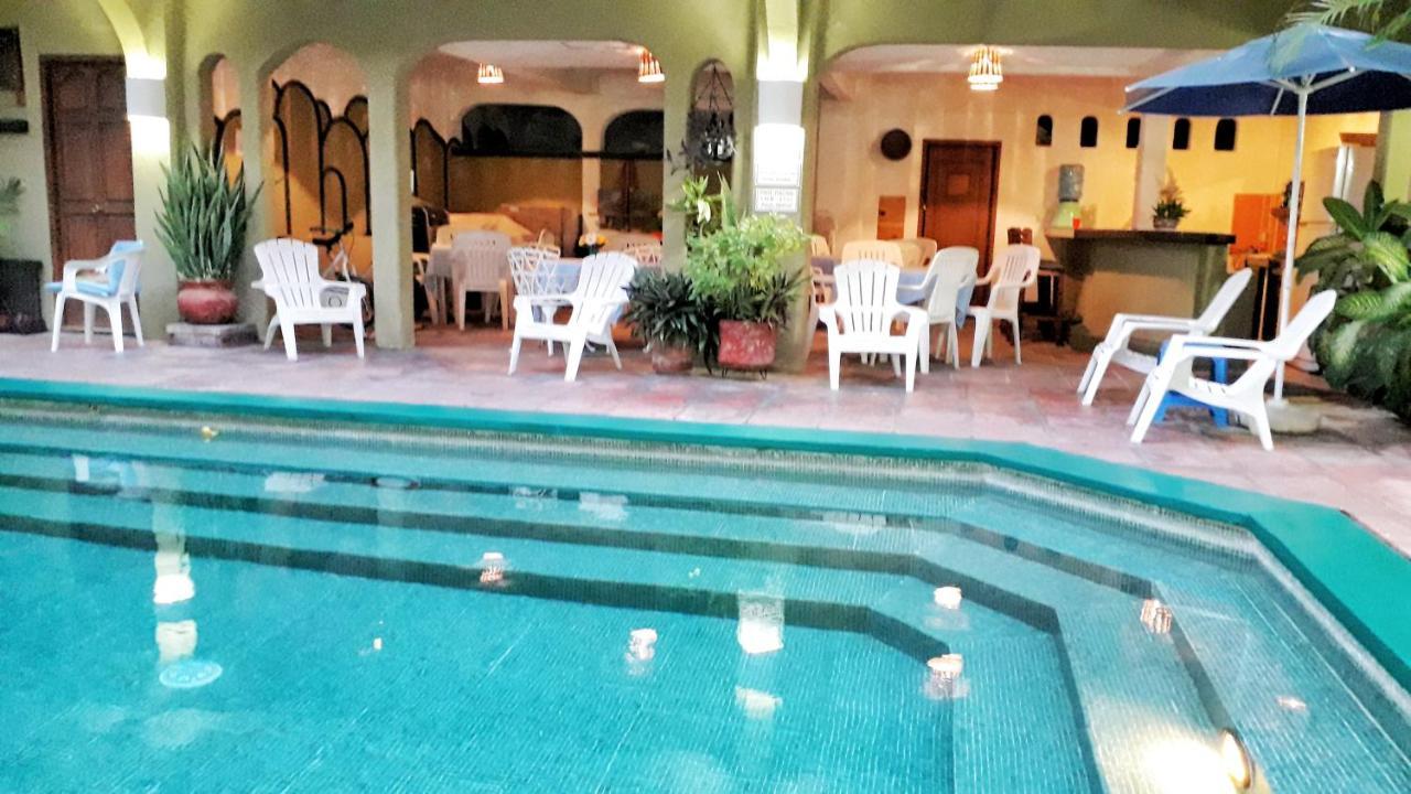 Solimar Inn Suites Zihuatanejo Exteriör bild