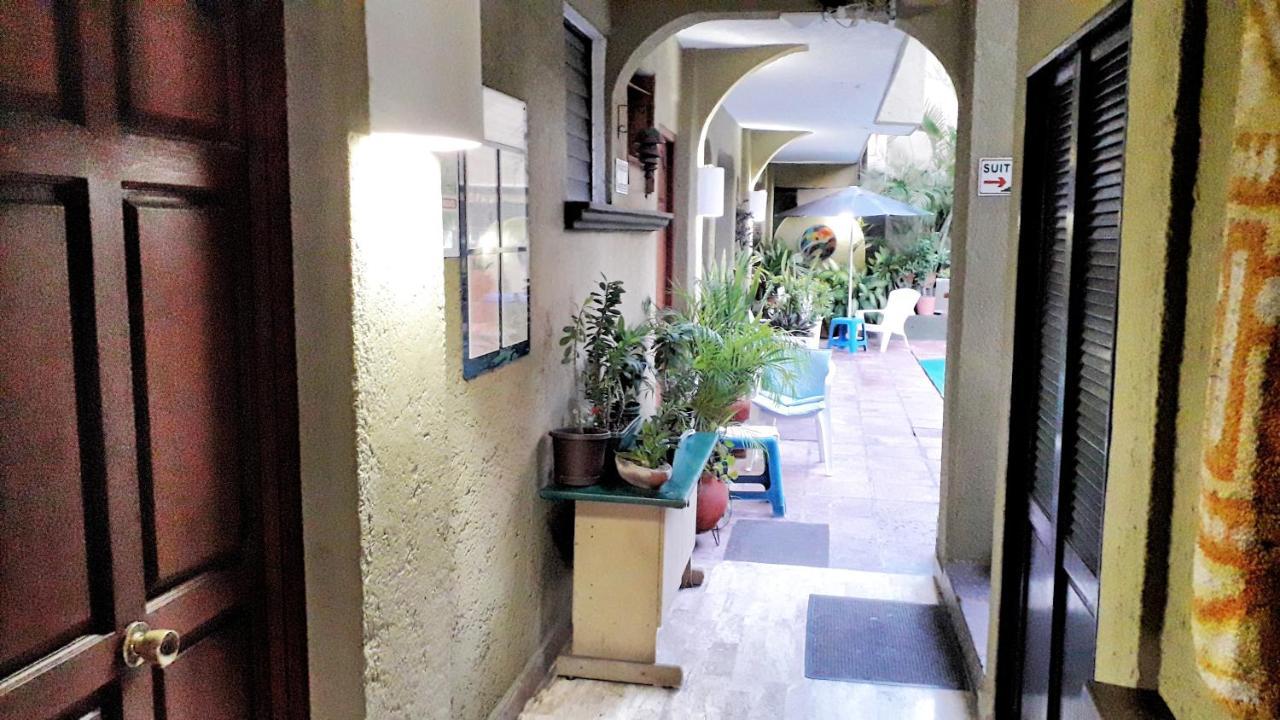 Solimar Inn Suites Zihuatanejo Exteriör bild