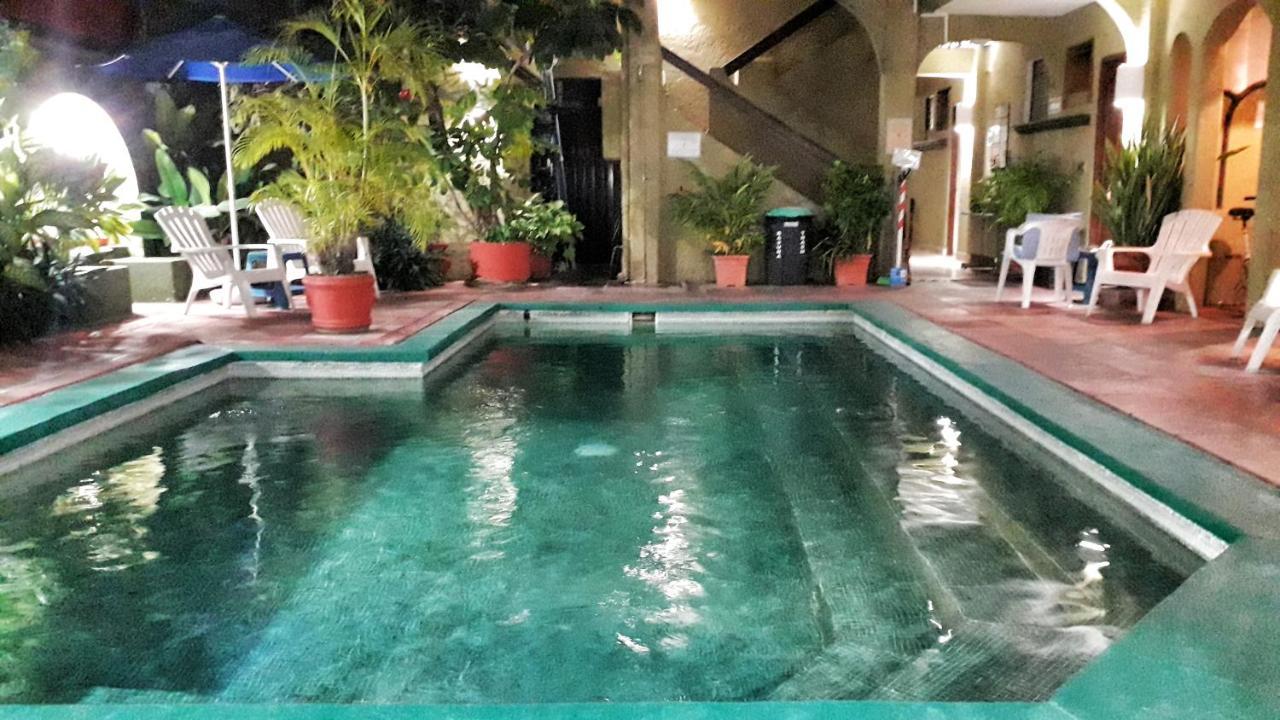 Solimar Inn Suites Zihuatanejo Exteriör bild