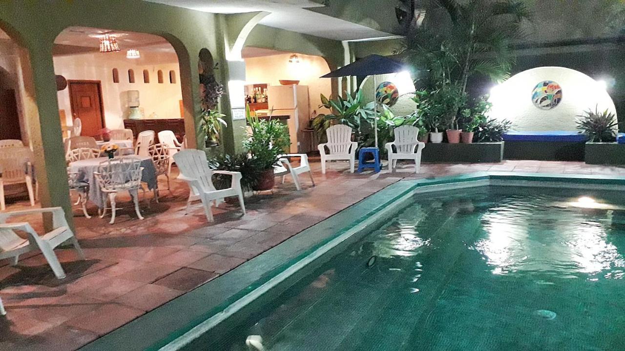 Solimar Inn Suites Zihuatanejo Exteriör bild