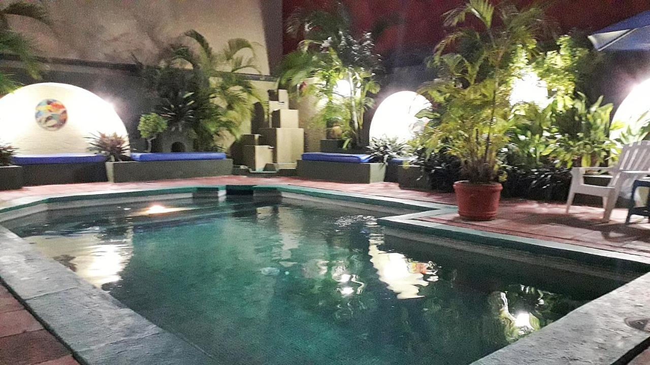 Solimar Inn Suites Zihuatanejo Exteriör bild